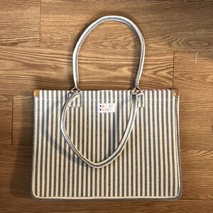 Roller rabbit, hold my life large shoulder bag white/ blue stripes, pink inside